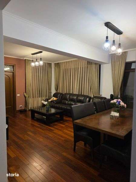 Apartament 3 camere cu curte si parcare proprie Parc Bazilescu