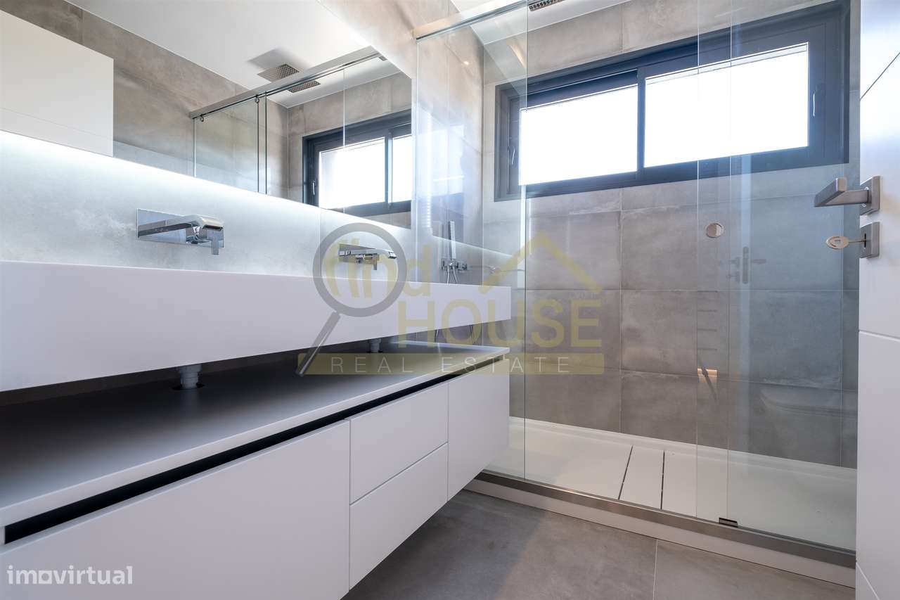 Moradia geminada T3 em Bicesse-24