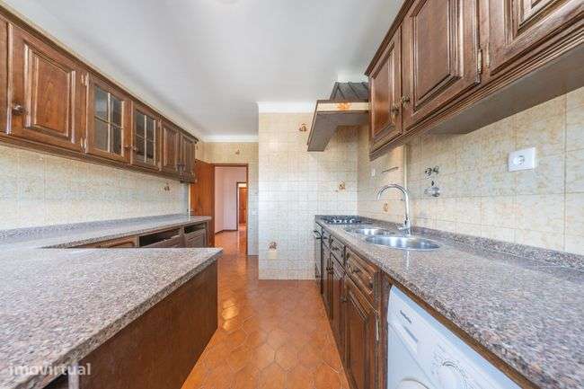 Apartamento T3 Remodelado em Guimarães-14