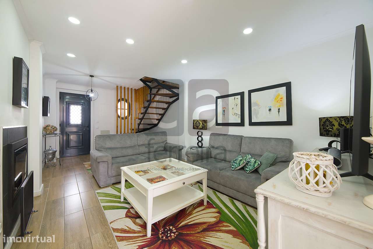 Moradia T3 Totalmente Remodelada em Almeirim-11