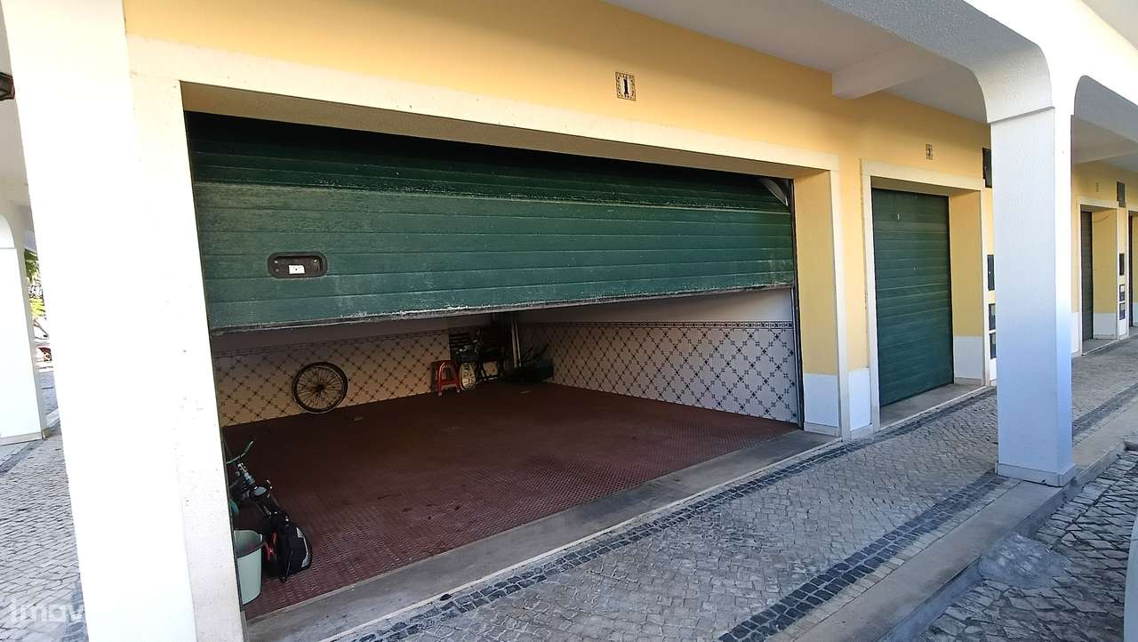 Garagem para 2 carros | Bem localizada | - Grande imagem: 4/12