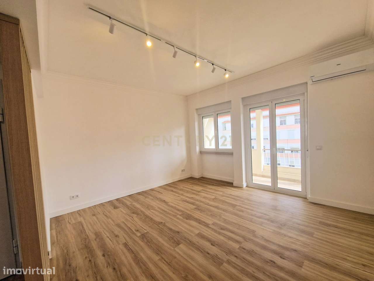 T3 Totalmente renovado na Praça do Junqueiro - Grande imagem: 5/25