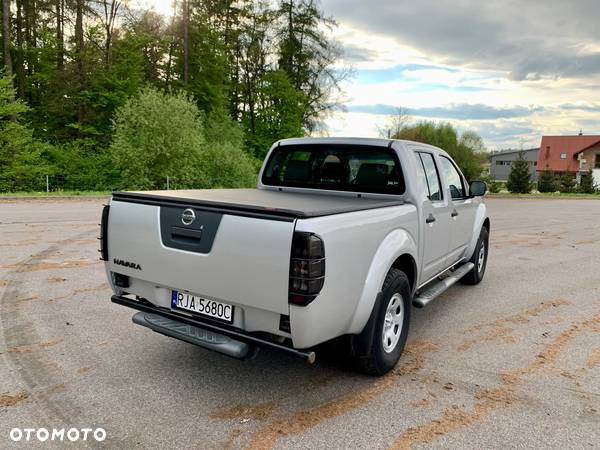 Nissan Navara 2.5 D XE - 23