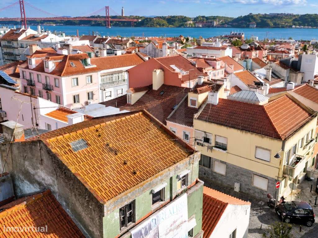 Apartamento T2 com logradouro privativo na Ajuda-9