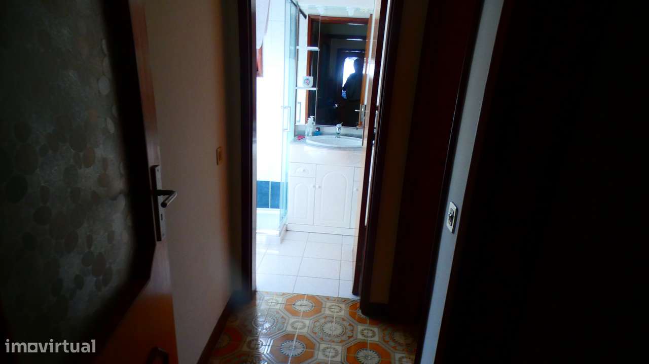 Moradia T5 Vila Nova da Telha-15