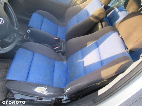 FOTELE OPEL ZAFIRA A KOMPLET (7 OS.) - 1