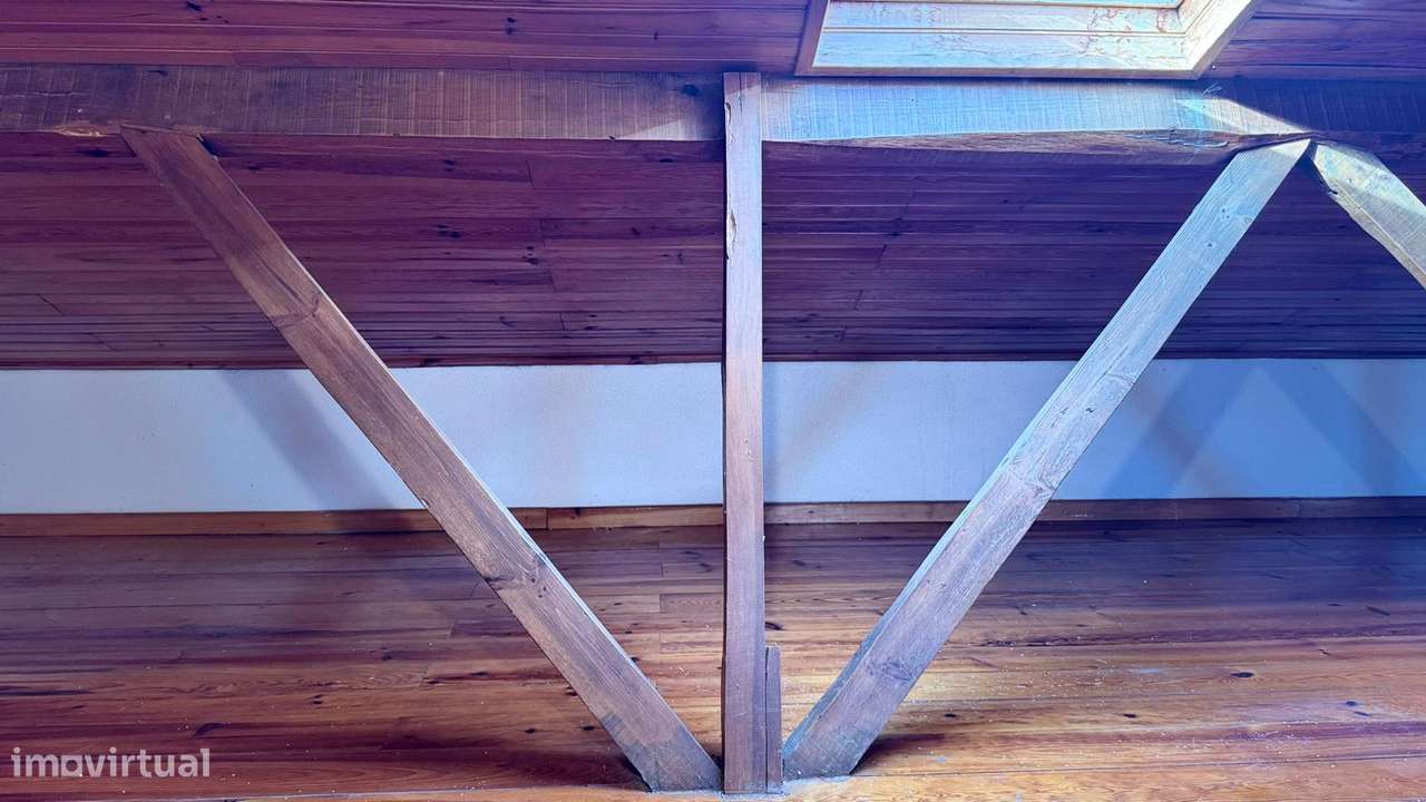 Moradia T6 - 220m2 - 3 pisos - 2 garagens - Barro - Pinheiro de Loures-44