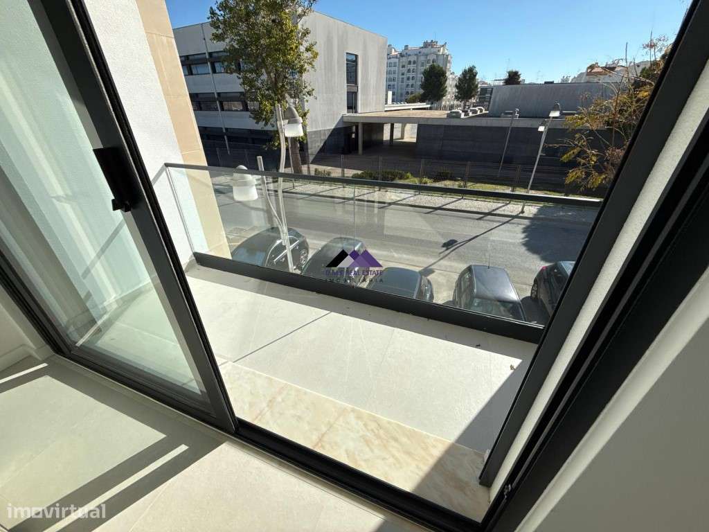 Moradia V3 com Garagem e Piscina a Estrear-51