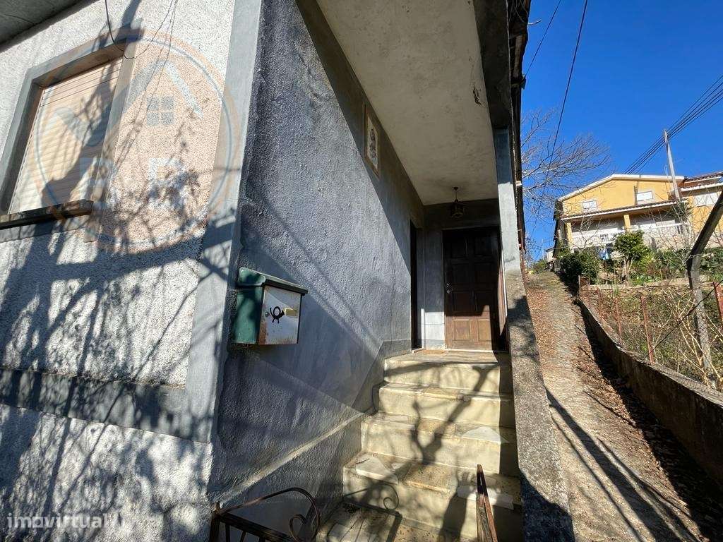 Moradia T4 em Chacim, Cabeceiras de Basto-16