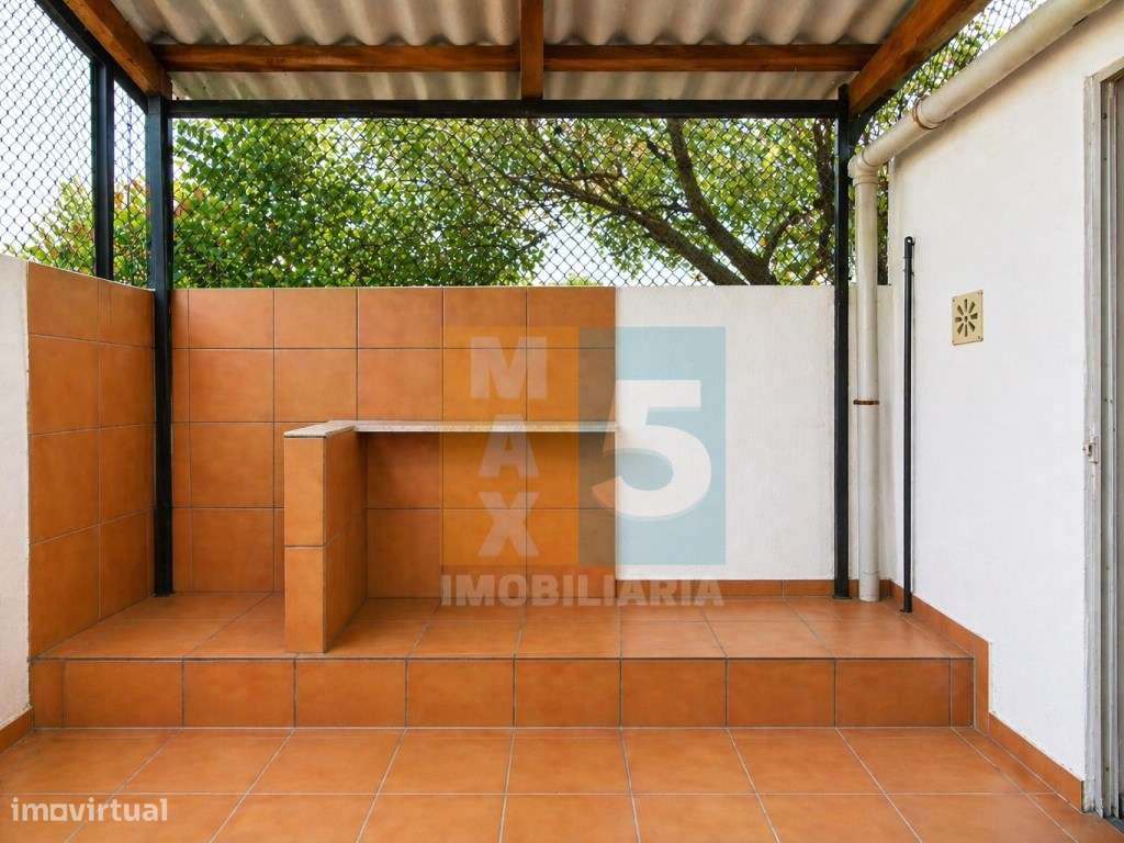 T2+1 com logradouro a 5 min a pé da Universidade Nova - Lisboa-31