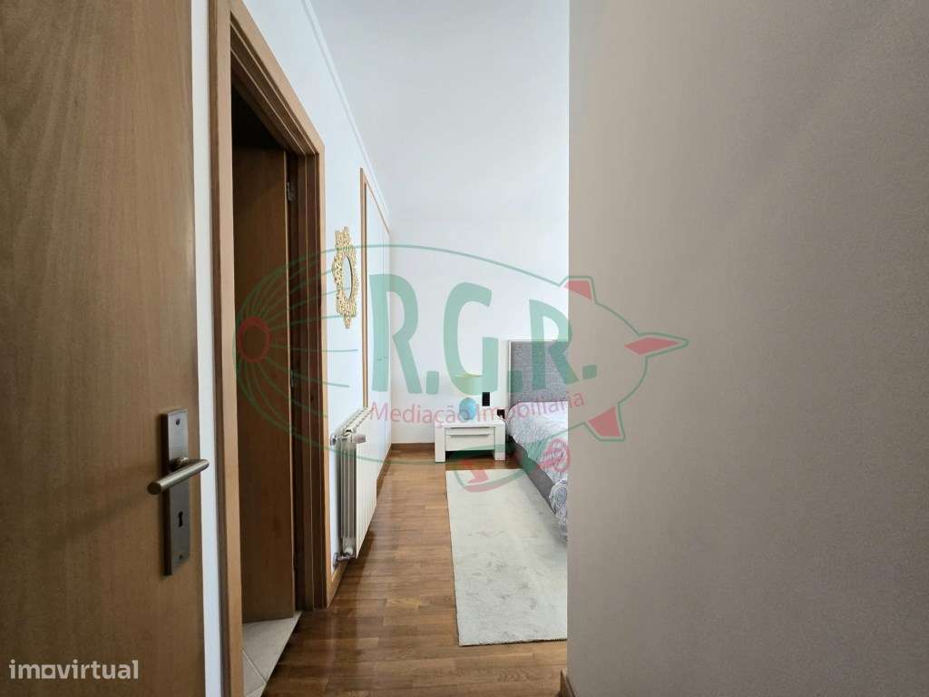 Apartamento T2| Lg Garagem 2 Carros | Localização Central São Cosme-28