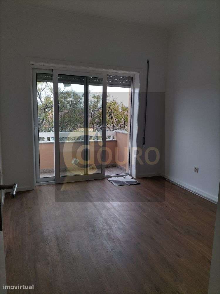 APARTAMENTO T3 RENOVADO EM ÁGUAS SANTAS-12