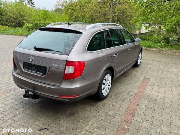 Skoda Superb Combi 2.0 TDI Elegance - 19