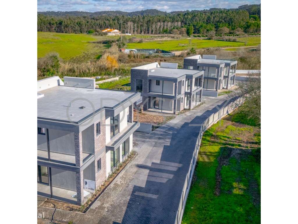 Moradia Isolada T4 Venda Caldas da Rainha-33