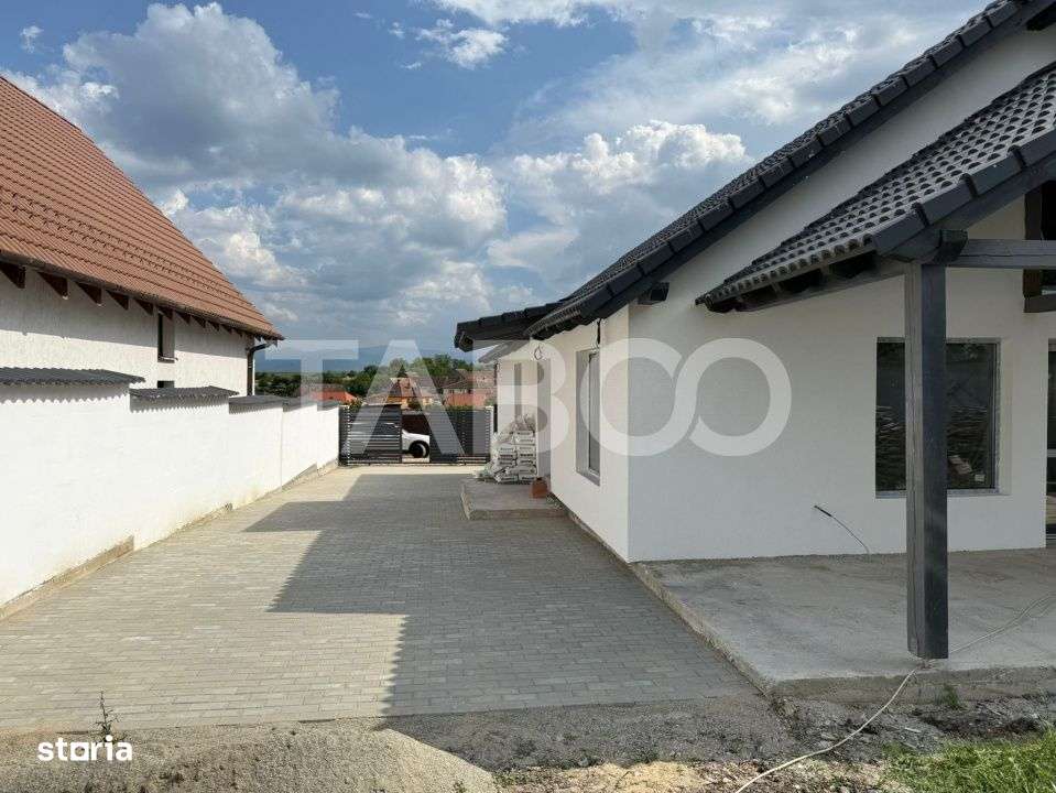 Casa individuala cu 4 camere pe un singur nivel in Sura Mica - Imagine principală: 5/7