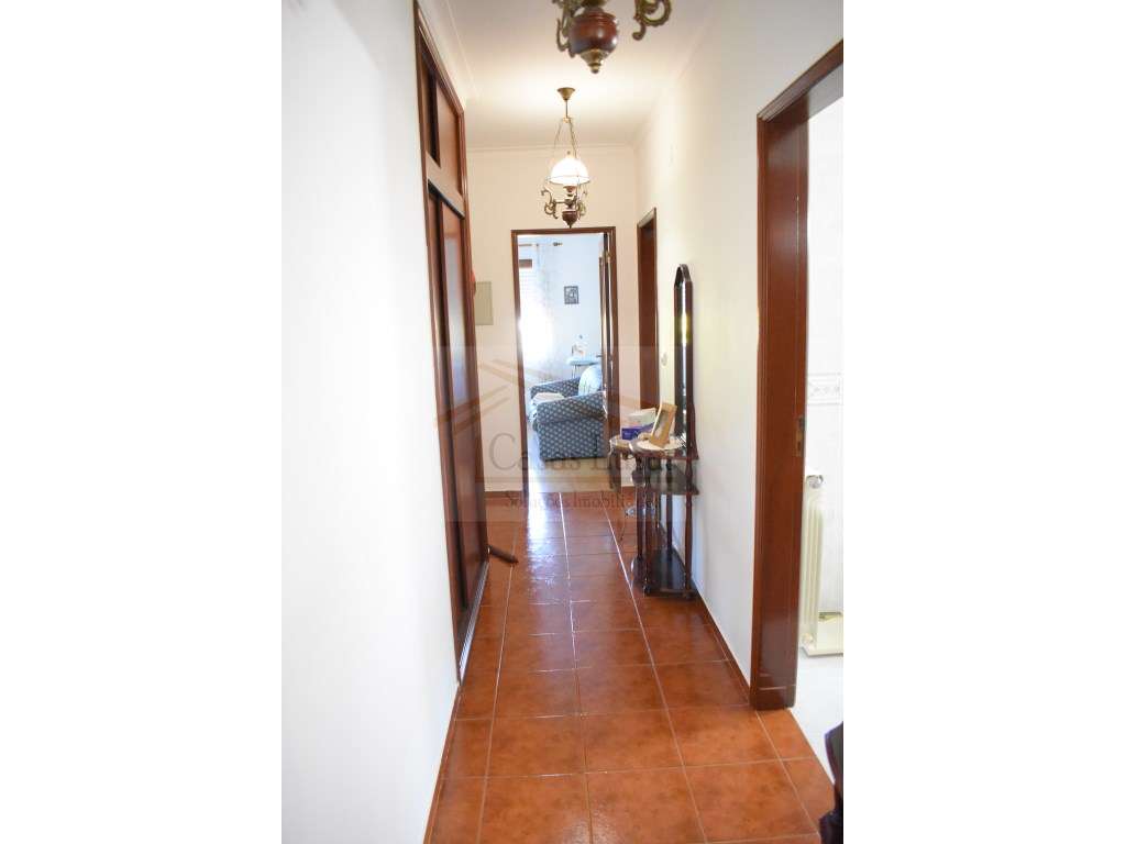 Apartamento T3 no Centro do Cadaval-17