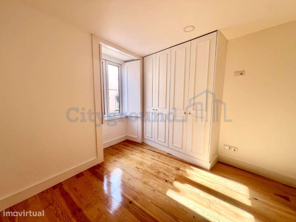 Exclusivo apartamento T2 de charme histórico e acabamentos de excel...-12