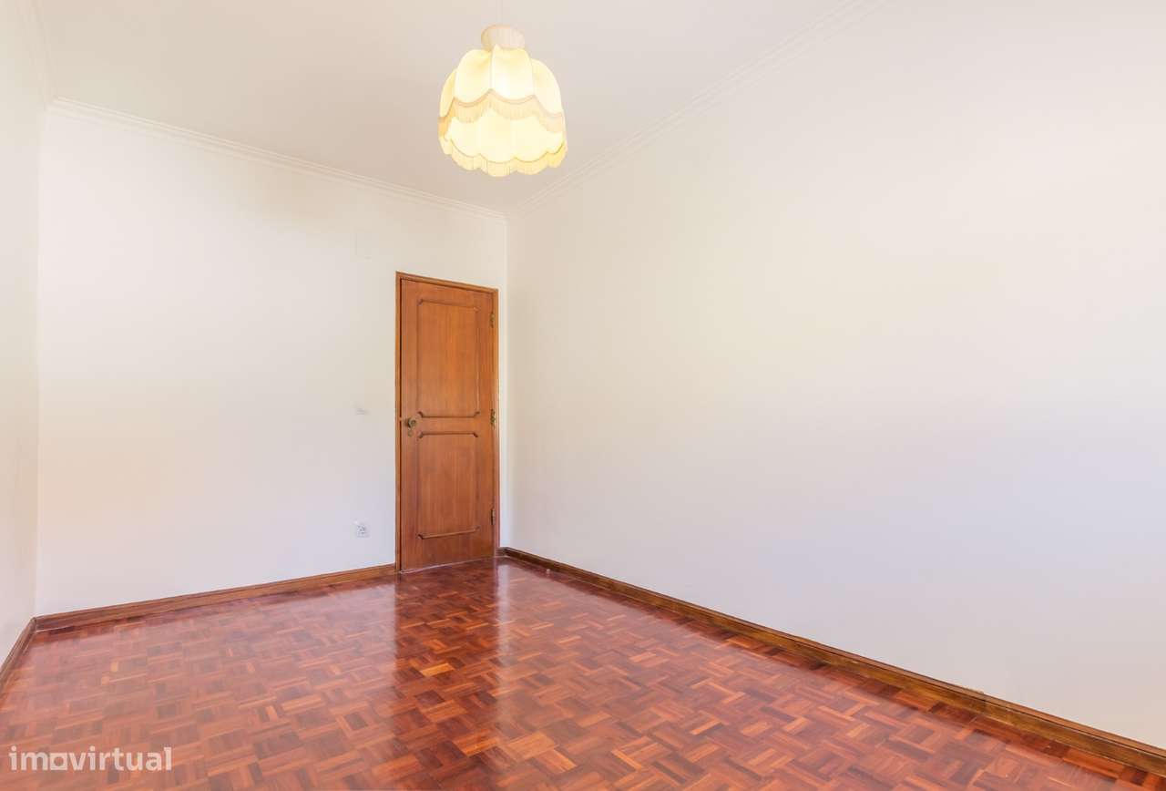 Moradia T3 + 1 em Vale Milhaços - Corroios com Garagem-14