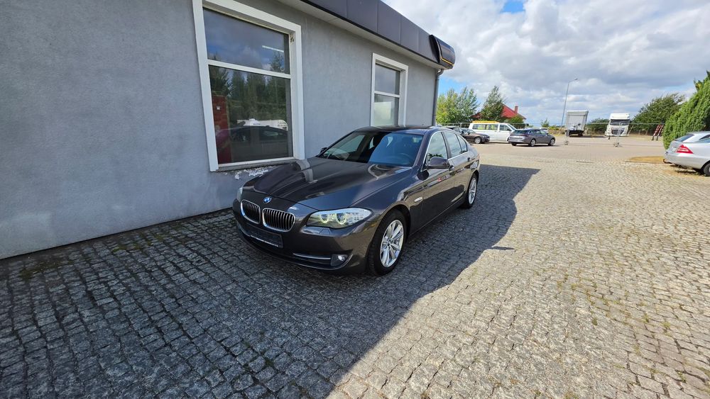 BMW 5 Series F10/F11 (2009-2017) 528i Sport-Aut Luxury Line 2012