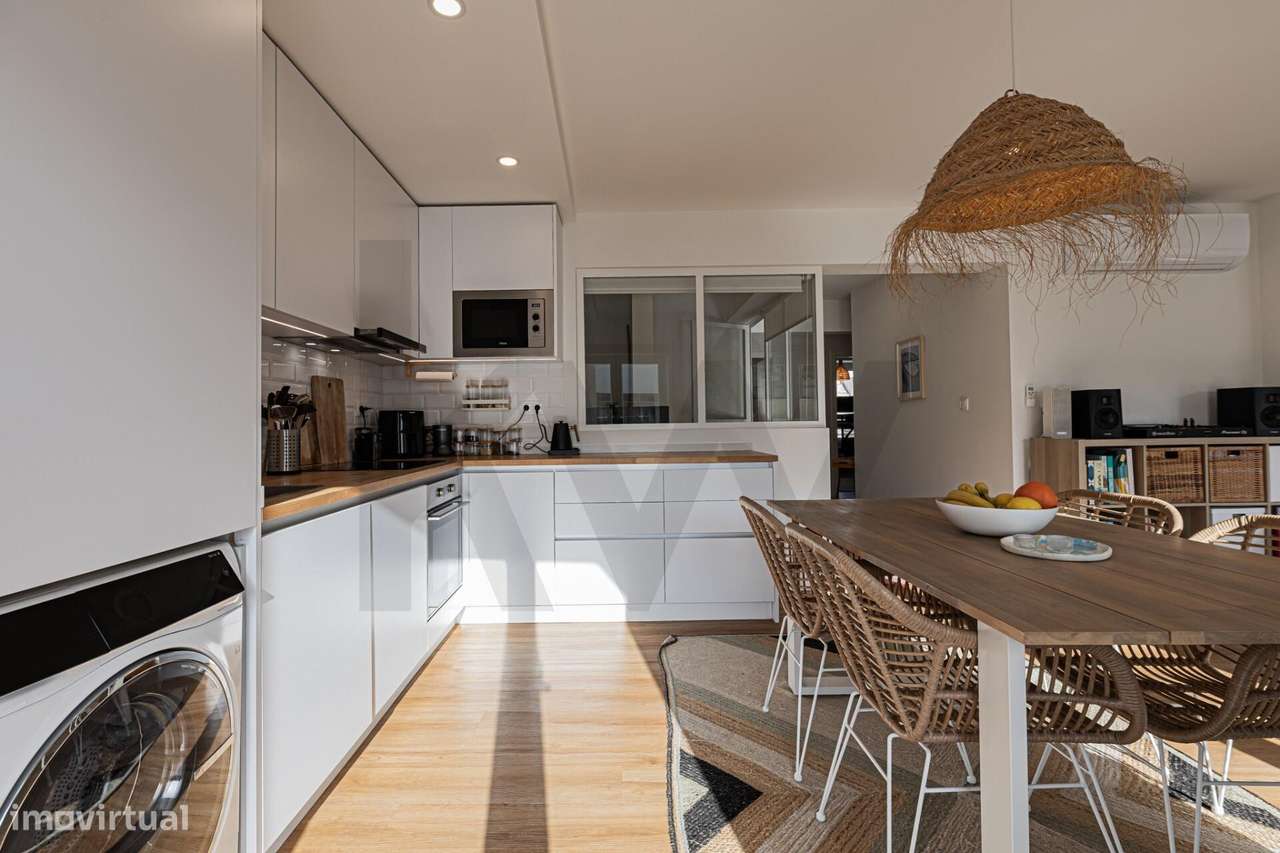 Apartamento T2+1 Renovado com Varanda e Vista Mar na Costa da Caparica - Grande imagem: 5/28