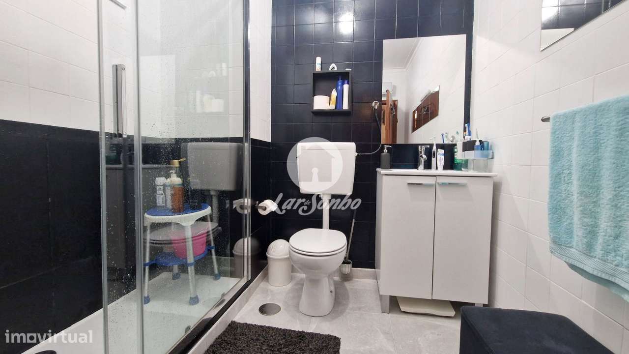 Apartamento T2 com Garagem, no centro de Gondomar - Grande imagem: 4/17