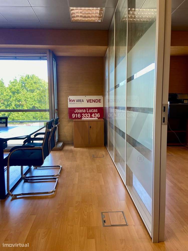 Venda de Escritório no “Edifício Berna 30”, em frente à Gulbenkian - Grande imagem: 4/18