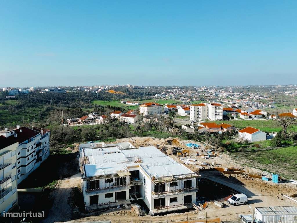 Apartamento T1 em Condomínio Fechado em Leiria - Grande imagem: 3/23
