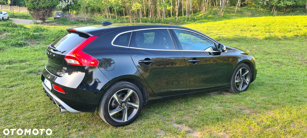 Volvo V40 D2 R-Design - 19