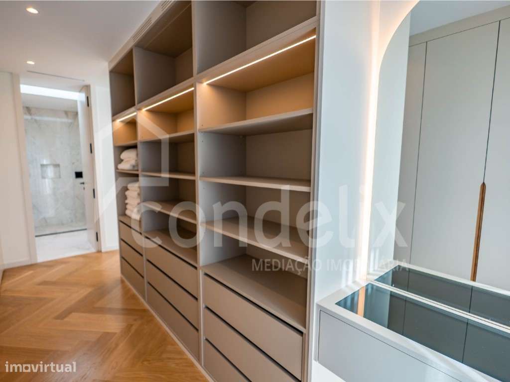 Moradia T5+1 nova com piscina em condomínio fechado de luxo no Estoril-39