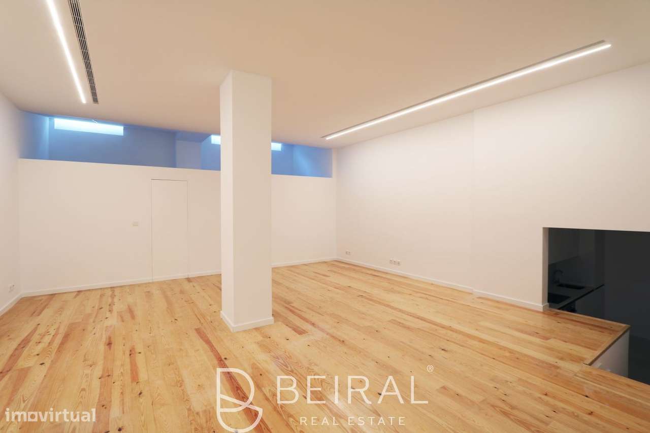Espaço comercial espaçoso e luminoso no centro de Lisboa-24