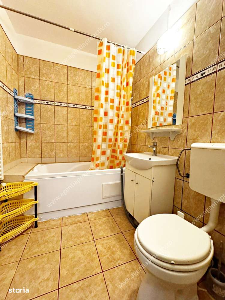 Apartament cu 3 camere, situat la etajul 3, în Ţiglina 2.-8