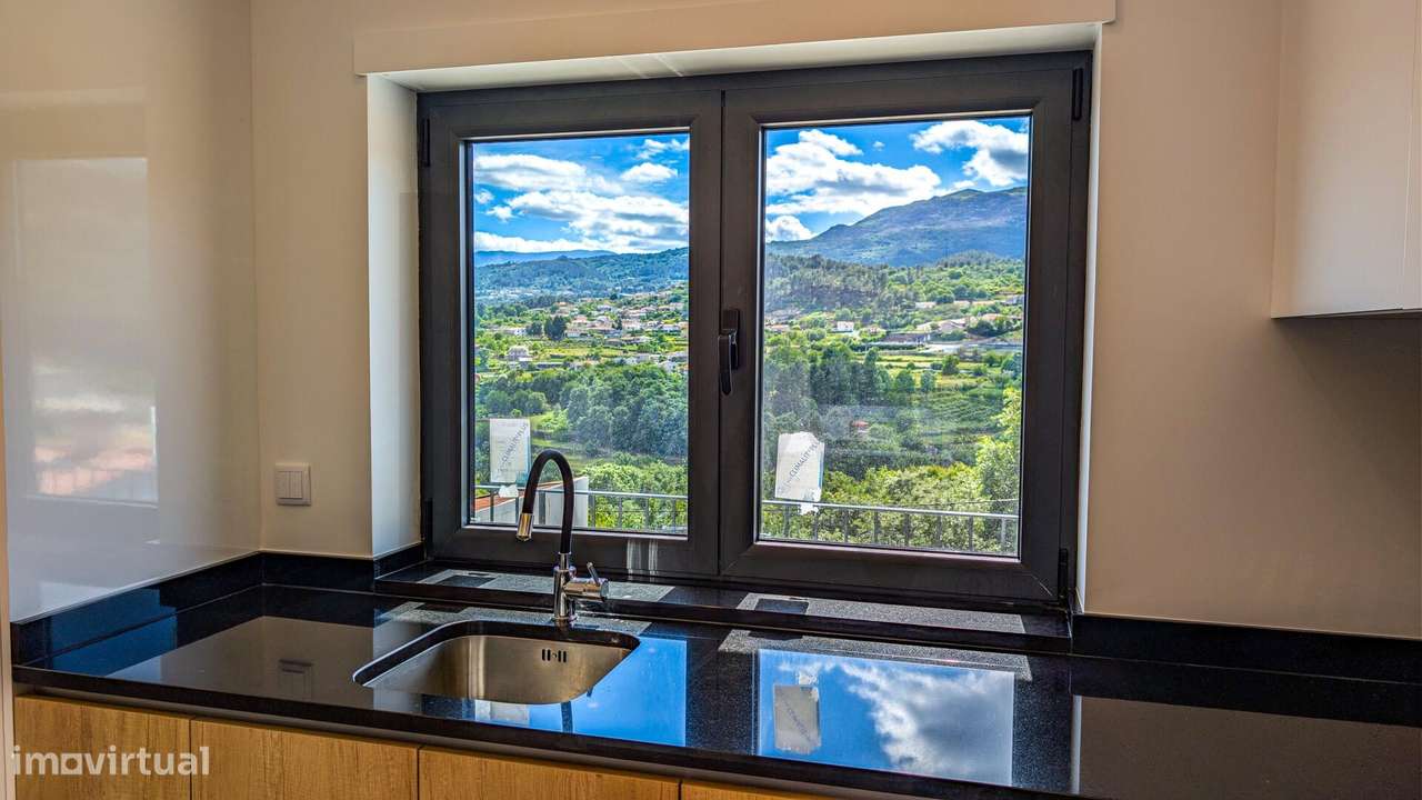 Moradia nova T4+2 Mobilada com Vista Montanha em Lordelo – Vila Real-20