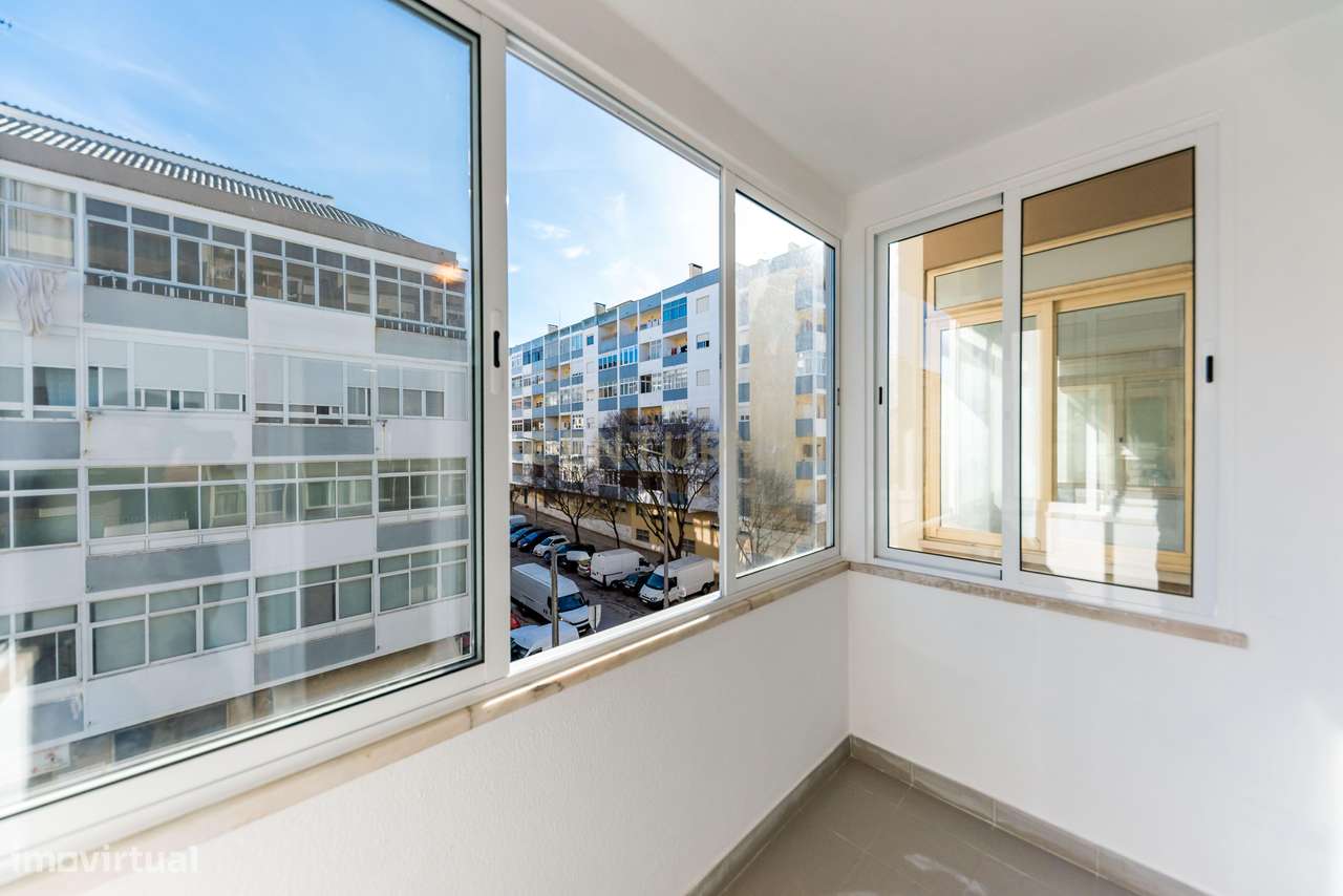 Apartamento T3 Totalmente Remodelado – Cova da Piedade, Almada-54