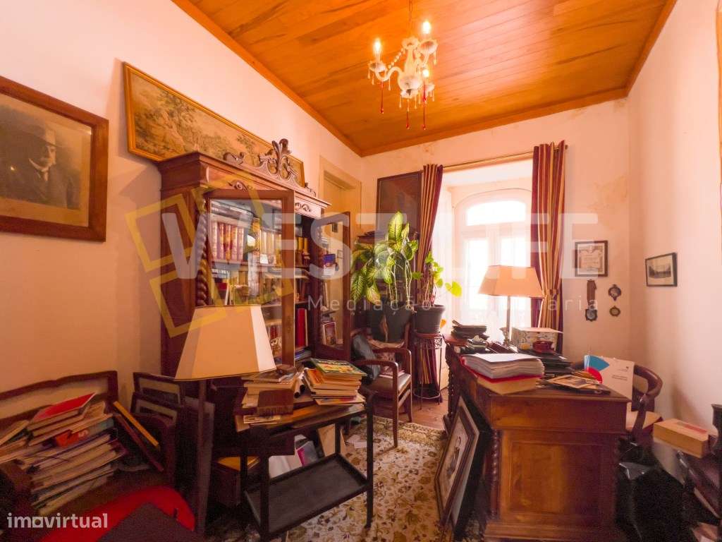 Prédio Histórico no centro da Vila de Mafra - Grande imagem: 5/33