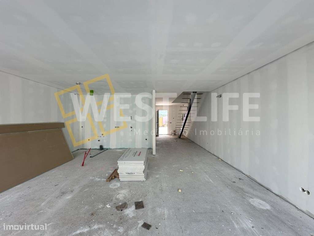 Moradia T3 NOVA localização privilegiada com VISTA MAR, Logradouro ... - Grande imagem: 5/21