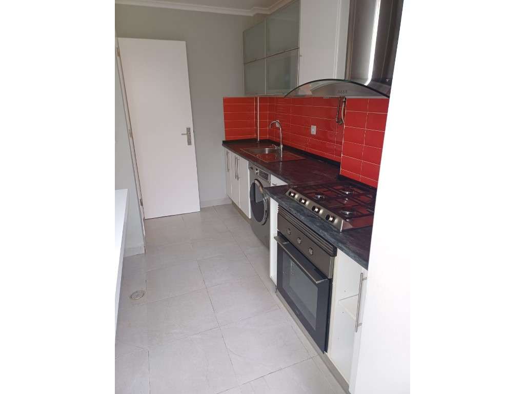 Apartamento T2 com Varanda - Queluz - Grande imagem: 2/14