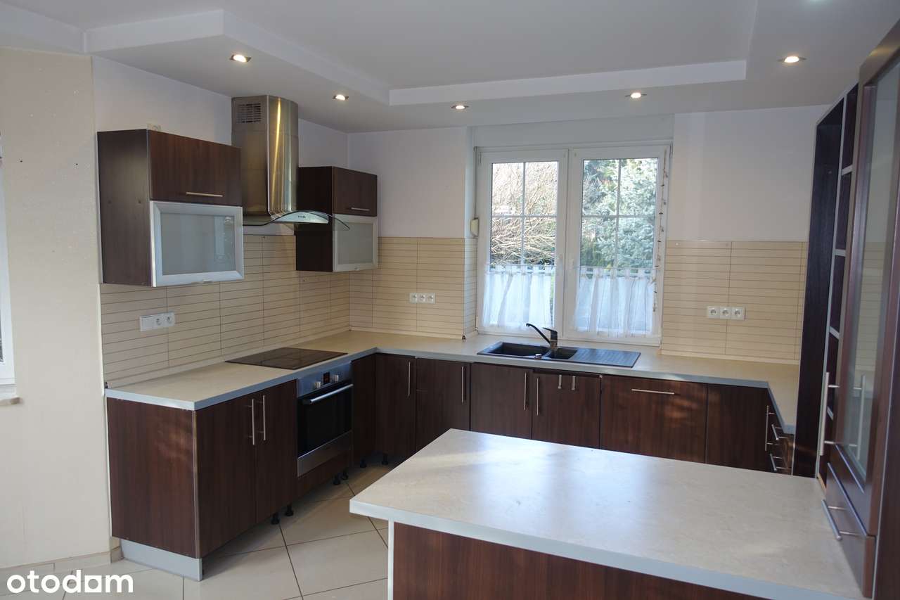 Przestronny Dom Jednorodzinny 200 m² z ogrodem i garażem – Kunowice-3