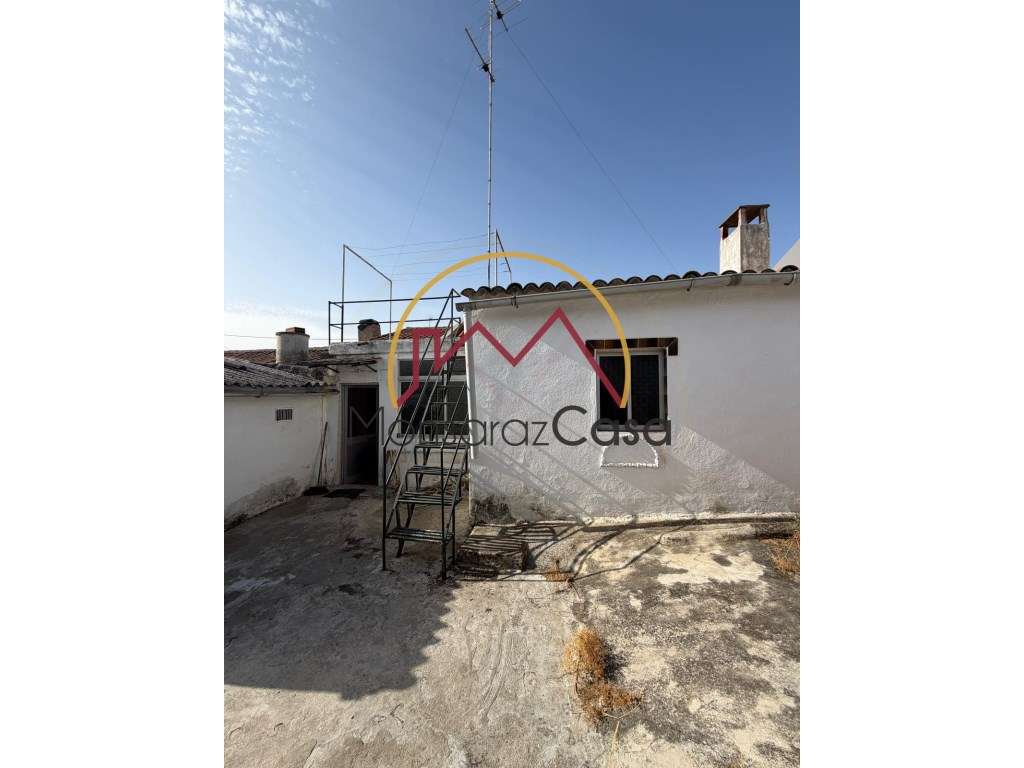 Moradia Térrea com Quintal e Garagem em Campinho-18