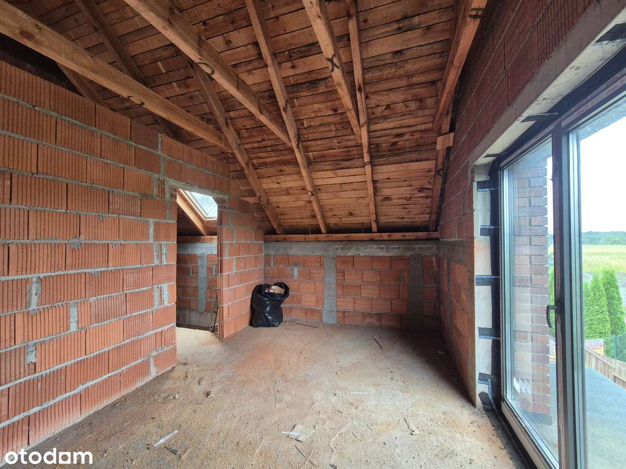 Działka 349/7 z domem jednorodzinnym, b. dobre wykonanie;  ostatni dom-18