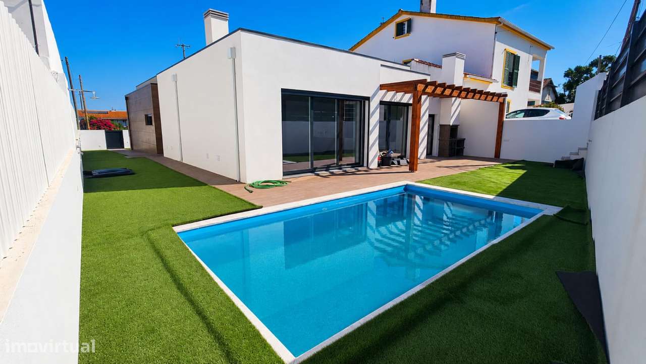 Moradia, 210 m², Azeitão (São Lourenço e São Simão)-0