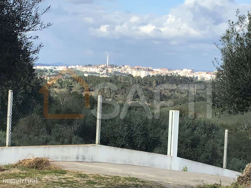 Moradia T2 em estado de ruínas para recuperada em Aldeia tranquila ... - Grande imagem: 3/10