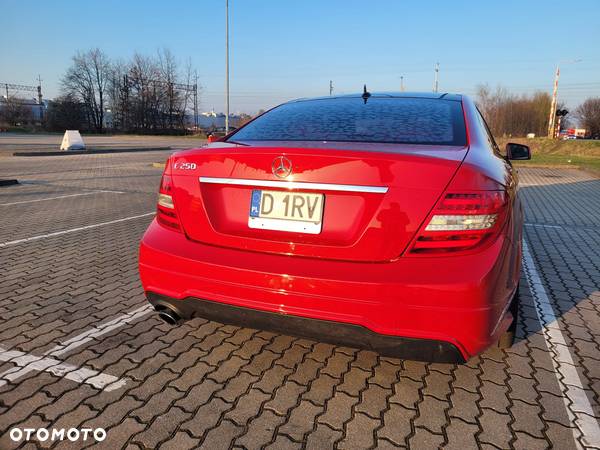 Mercedes-Benz Klasa C 250 Coupe 7G-TRONIC Edition - 4