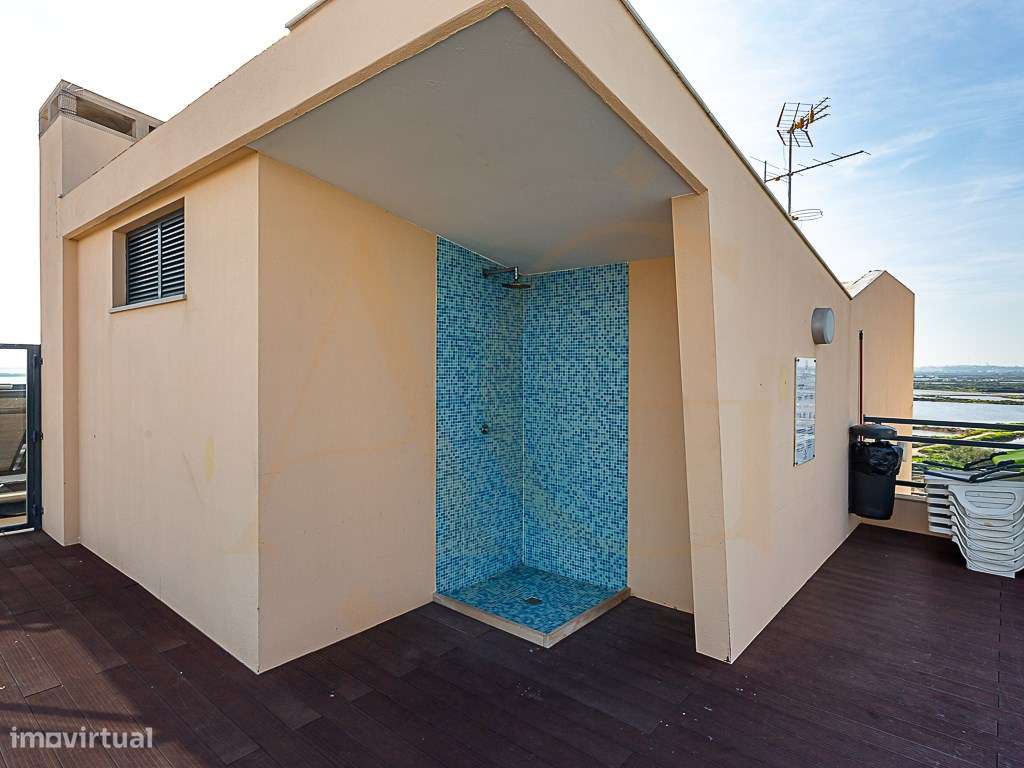 Apartamento T3 em Olhão com vistas incríveis e piscina comum-51