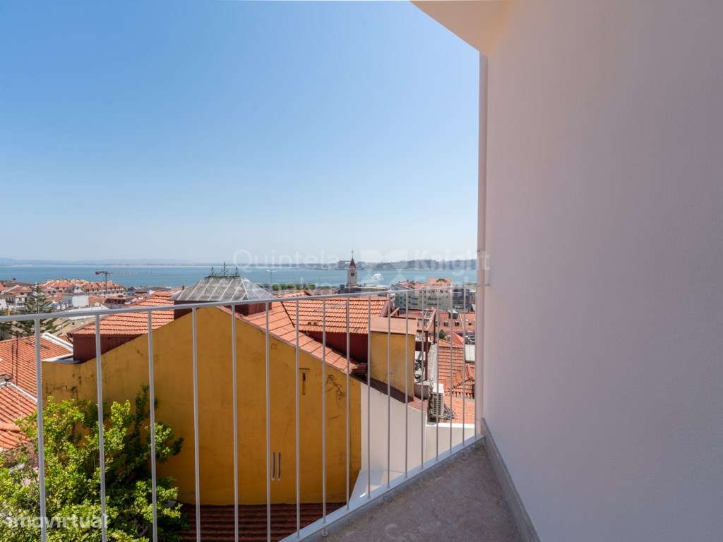 Apartamento T2 com vista Tejo na Bica/Misericórdia - Grande imagem: 4/25