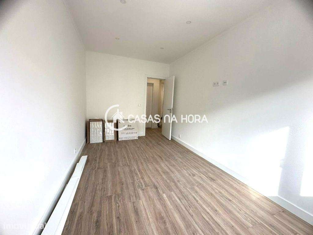Apartamento T3 com Terraço de 52m2 no Feijó, remodelado - Grande imagem: 4/16