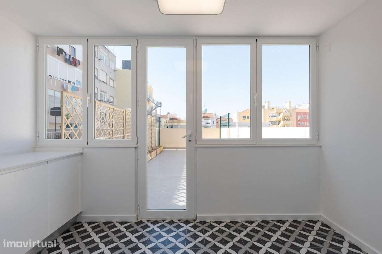 T2 c/ terraço - totalmente remodelado no Principe Real! - Grande imagem: 5/22