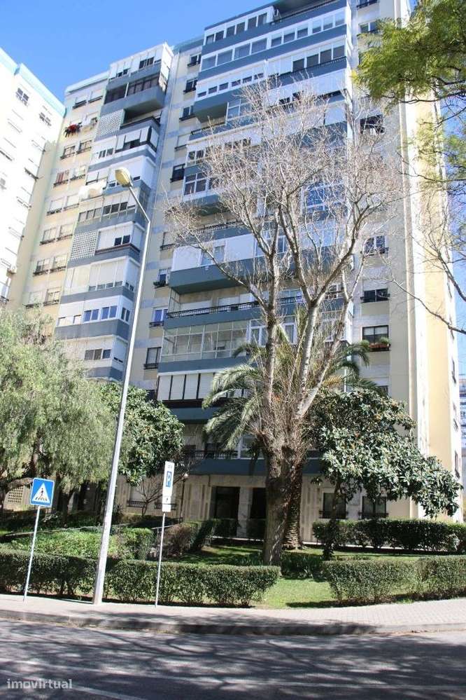 T4 (T5) , Vistas, 2 Elevadores - Centro Carnaxide-31