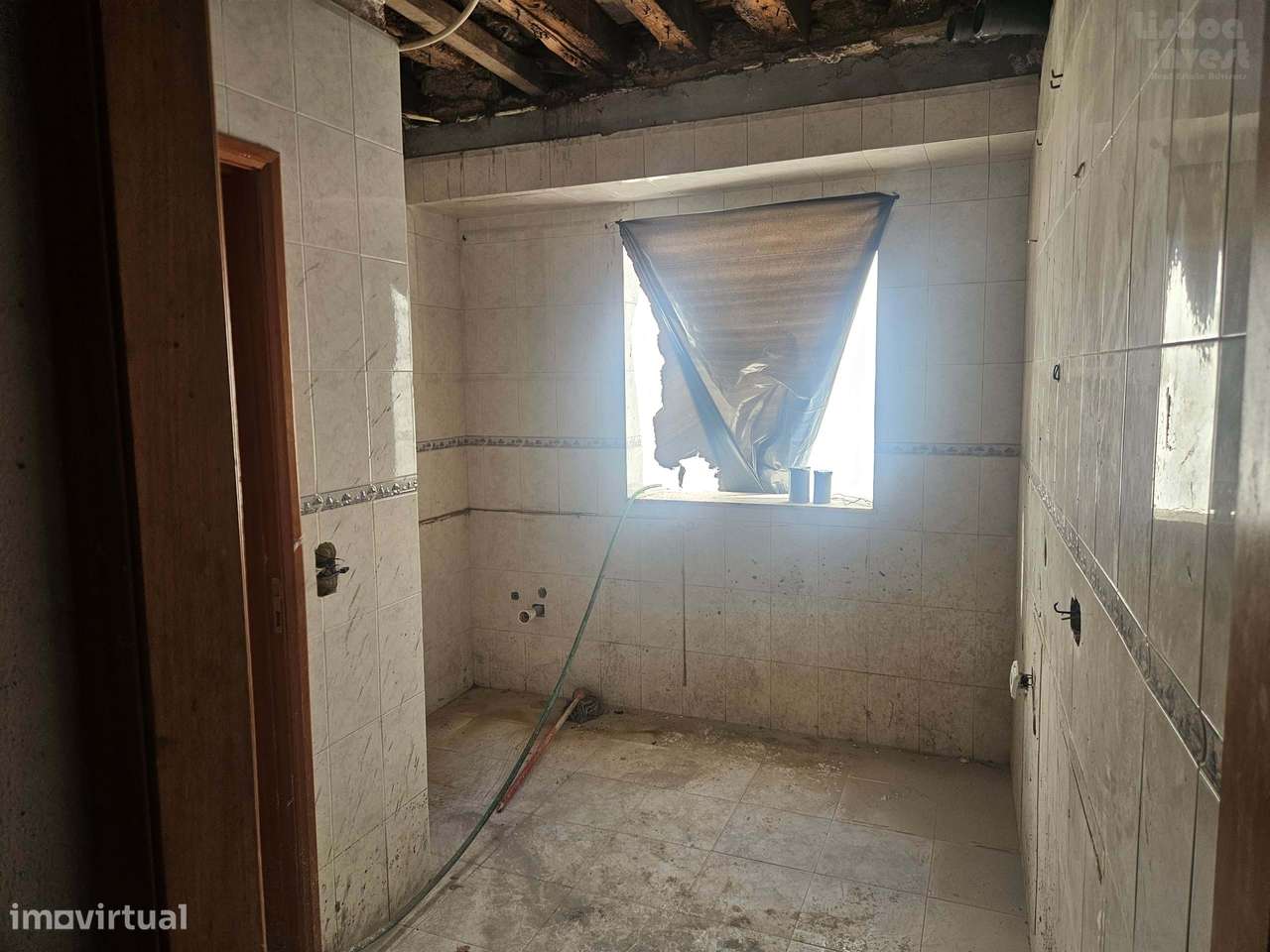 Vendo T2 para remodelação em predio totalmente remodelado-18