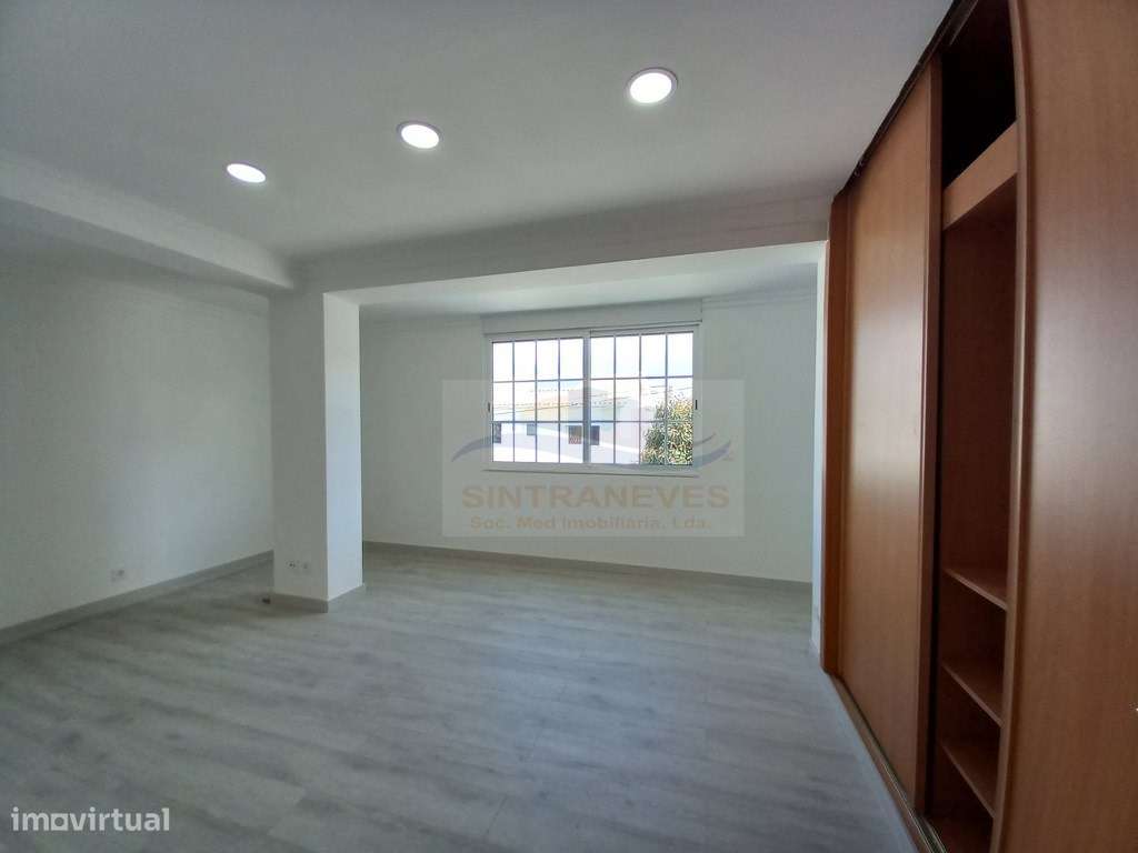 Moradia T3+T3 totalmente remodelada, com terraço, 4 casas de banho,...-19