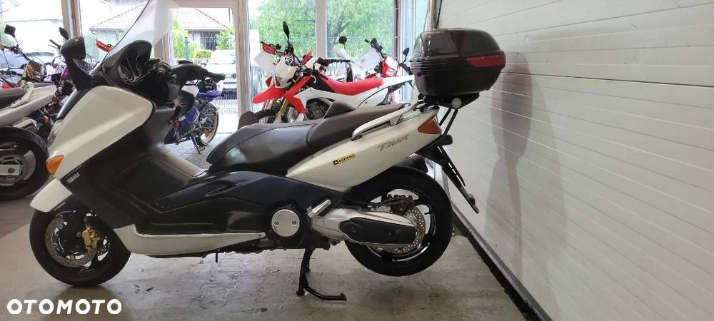 Yamaha Tmax - 10